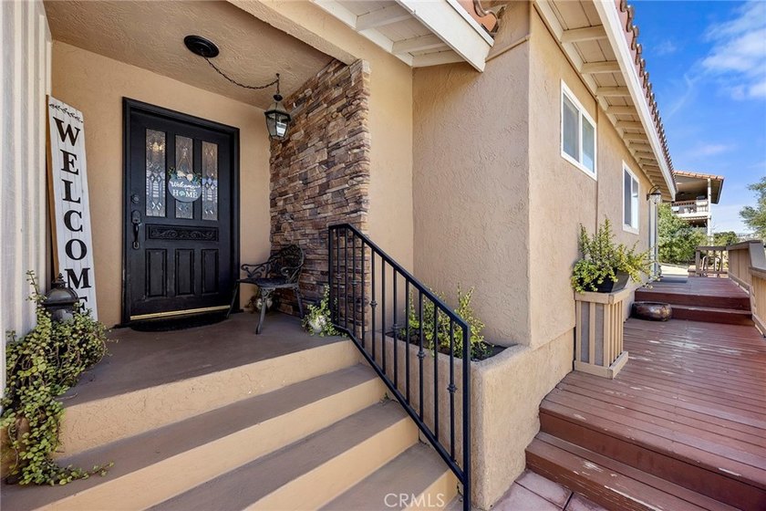 Welcome to this stunning custom-built home in the highly - photo 5