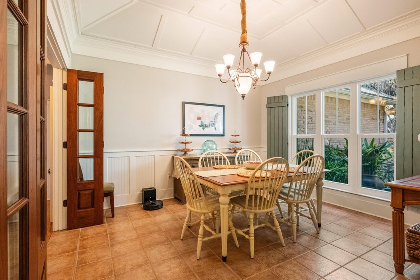 Stunning Lakefront Retreat with Custom Woodwork &amp; Westerly - photo 15