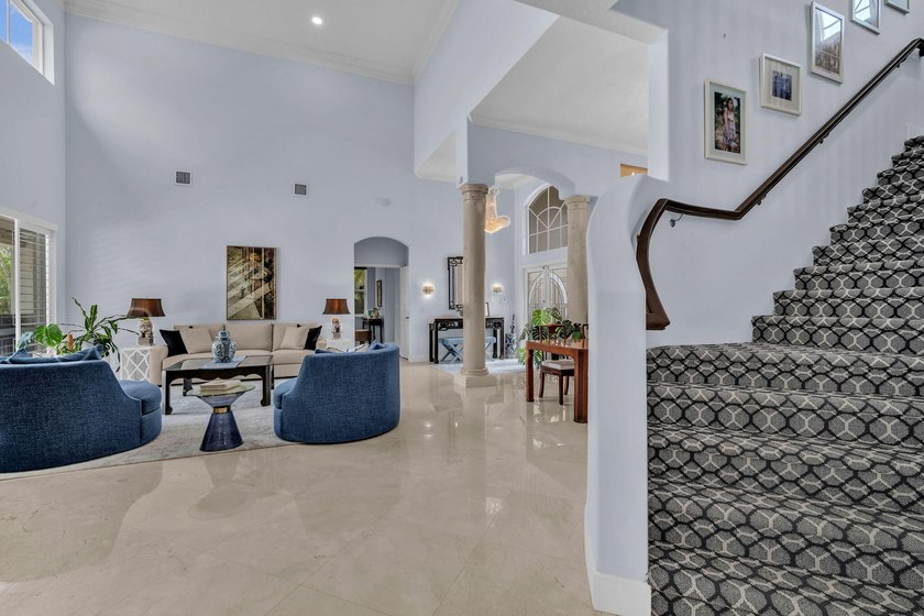 Circular drive sets the tone for this thoughtfully designed home - photo 25