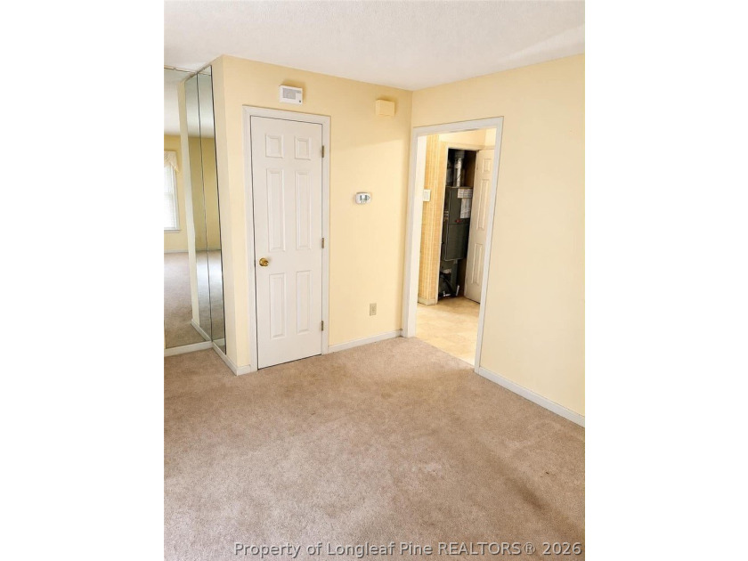 * $10,000 BUYER CREDIT AVAILABLE with an acceptable offer! Use - photo 4