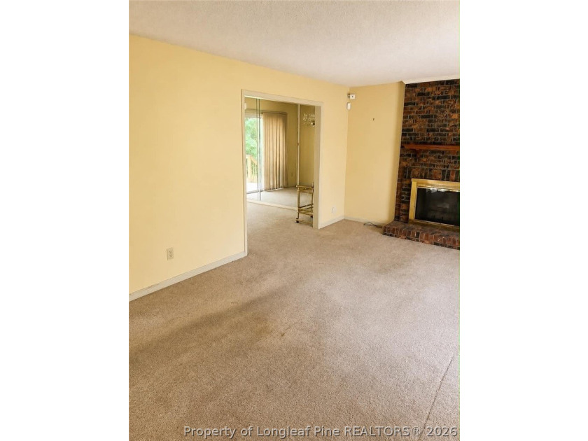 * $10,000 BUYER CREDIT AVAILABLE with an acceptable offer! Use - photo 8