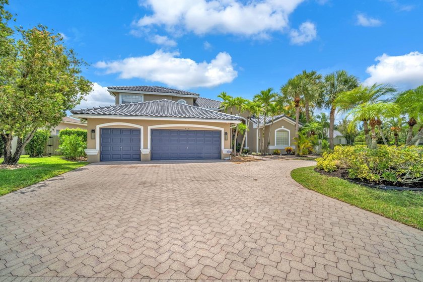 Circular drive sets the tone for this thoughtfully designed home - photo 48