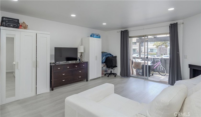 Welcome to this beautifully renovated first-level condominium in - photo 11