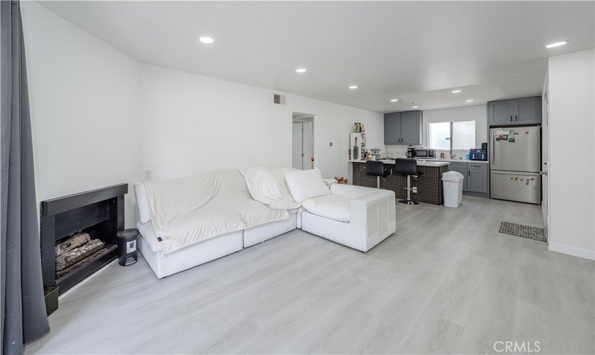 Welcome to this beautifully renovated first-level condominium in - photo 13