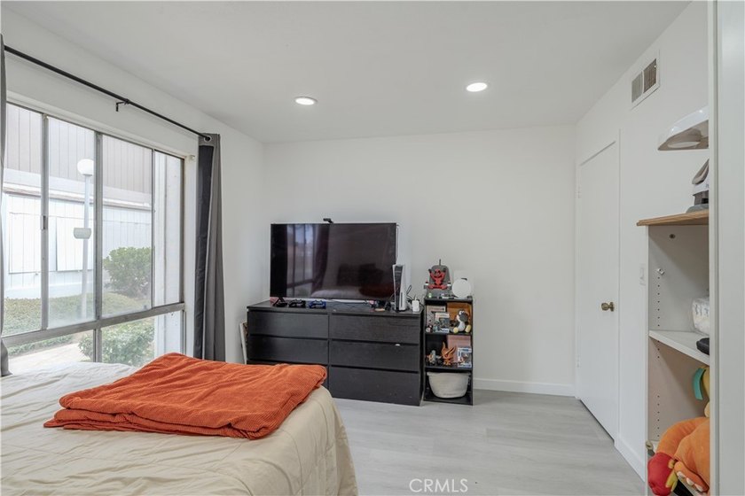 Welcome to this beautifully renovated first-level condominium in - photo 15