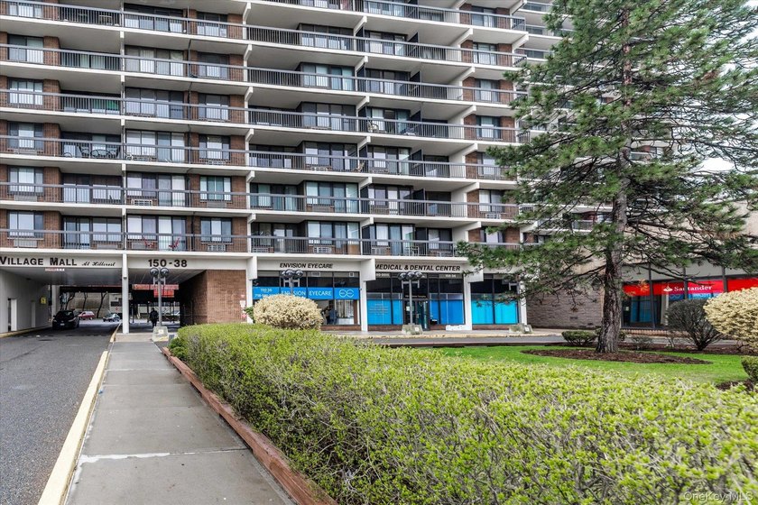 Welcome to Village Mall at Hillcrest, a full-amenity building - photo 15