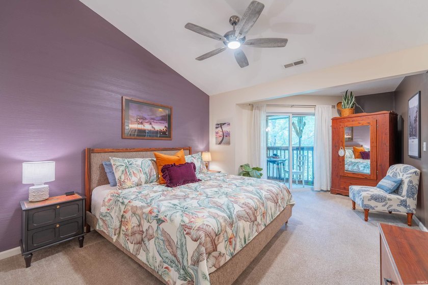 Beautifully updated 2-bedroom, 2-bath, single-level condo - photo 12