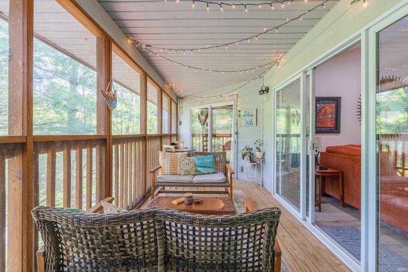 Beautifully updated 2-bedroom, 2-bath, single-level condo - photo 15