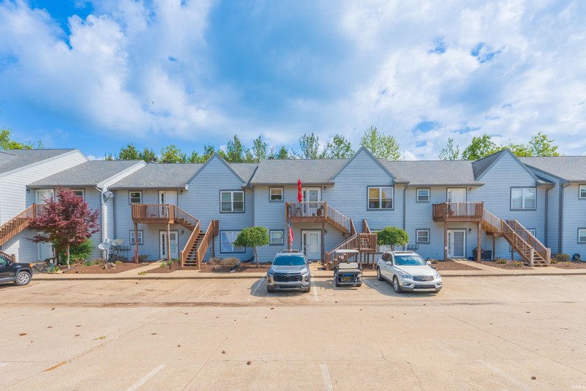 Beautifully updated 2-bedroom, 2-bath, single-level condo - photo 30