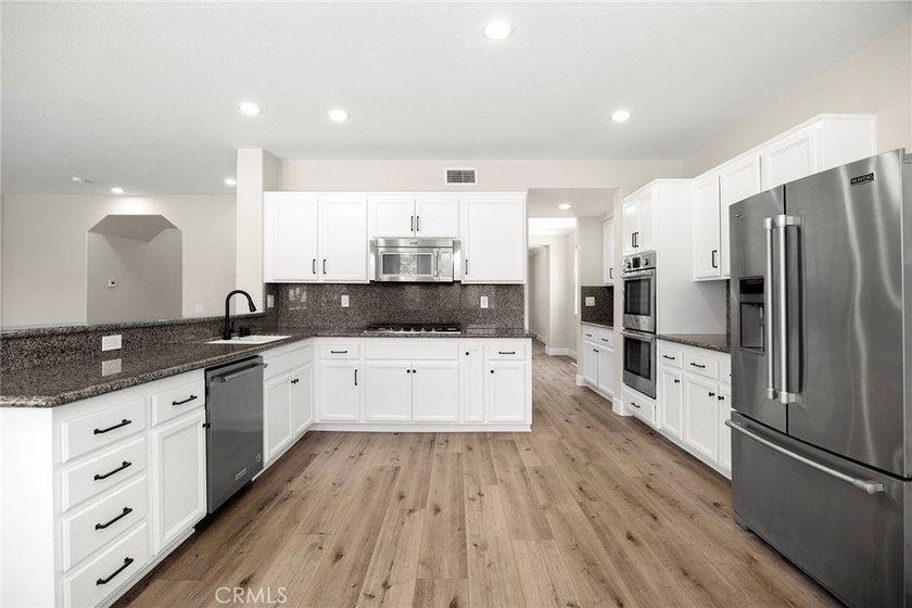 STUNNING NEFF RANCH ESTATE HOME WITH COMMERCIAL ELEVATOR! First - photo 21