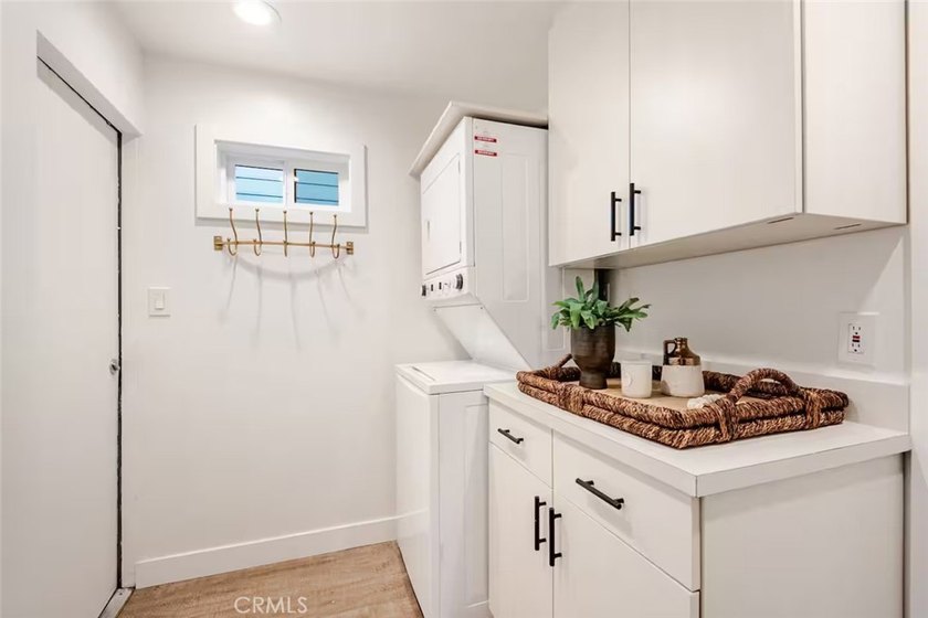 Tucked just steps from South Bayfront, this charming Balboa - photo 10