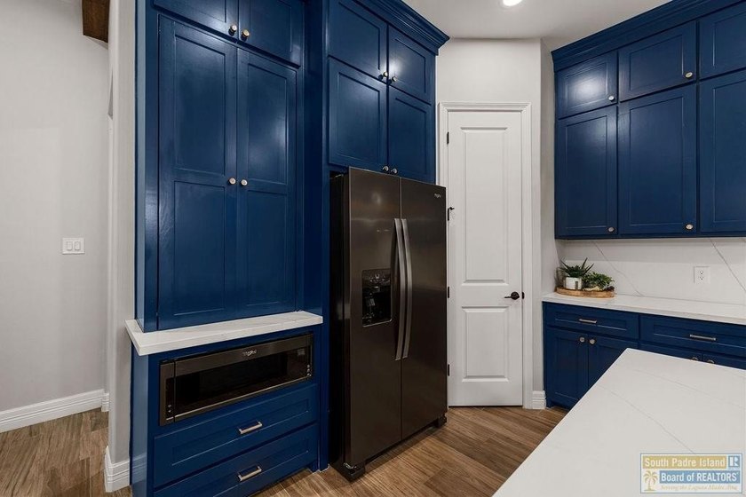 YOUR LUXURY RETREAT AWAITS - MOTIVATED SELLERS! Experience - photo 12