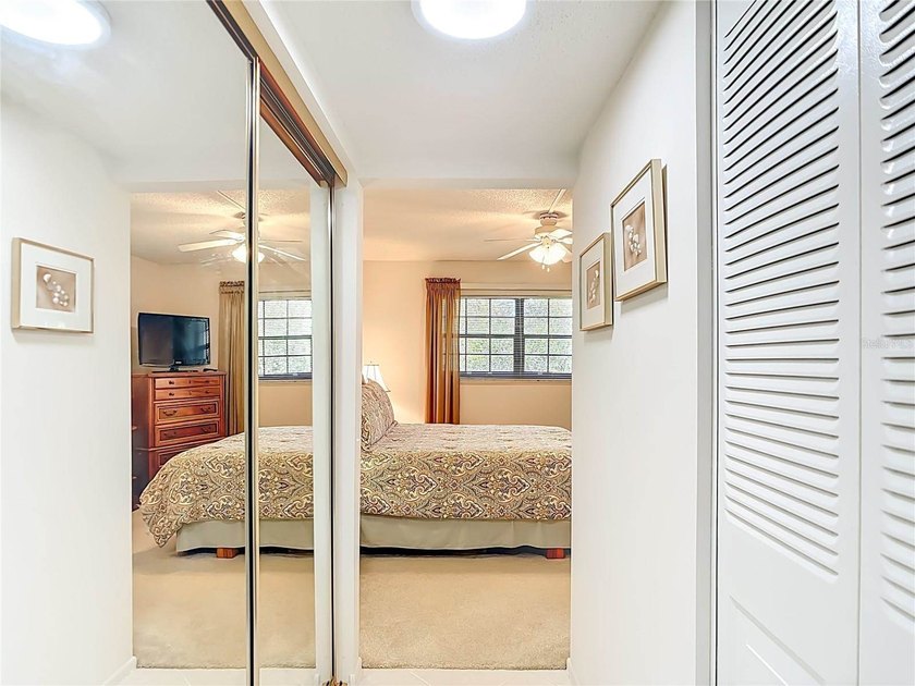 PRICE IMPROVEMENT! MOVE-IN READY &amp; TURNKEY FURNISHED! Experience - photo 22