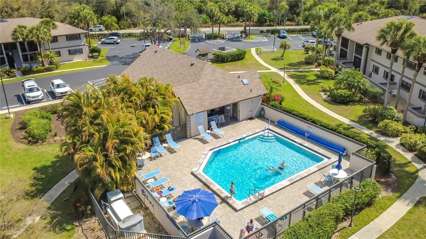 PRICE IMPROVEMENT! MOVE-IN READY &amp; TURNKEY FURNISHED! Experience - photo 31