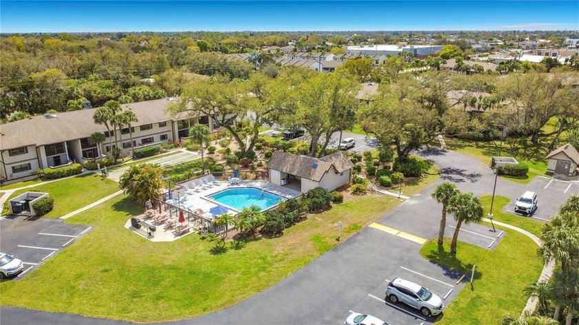 PRICE IMPROVEMENT! MOVE-IN READY &amp; TURNKEY FURNISHED! Experience - photo 37