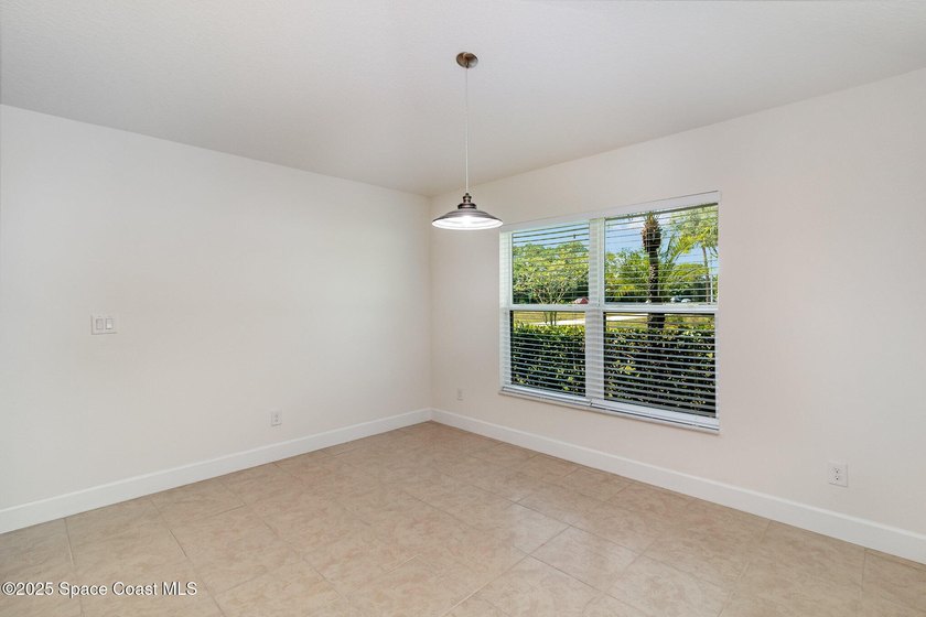 Practically NEW and MOVE IN READY NOW, this 4 BEDROOM, 2 Bath, 2 - photo 7