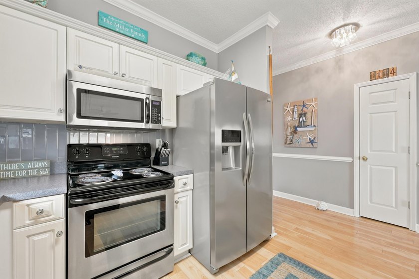 Discover the perfect blend of style, comfort, and convenience in - photo 11