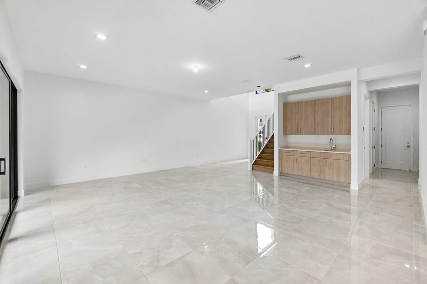 Brand new and never lived in, this stunning Honolulu model in - photo 18
