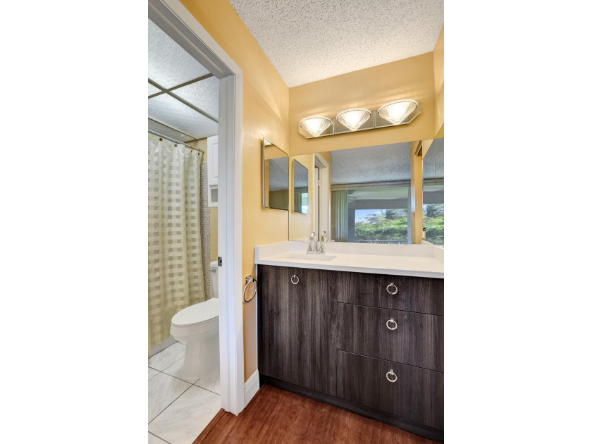 Rare &amp; Beautifully Updated 2/2 Offers More Than Any Other Unit! - photo 15
