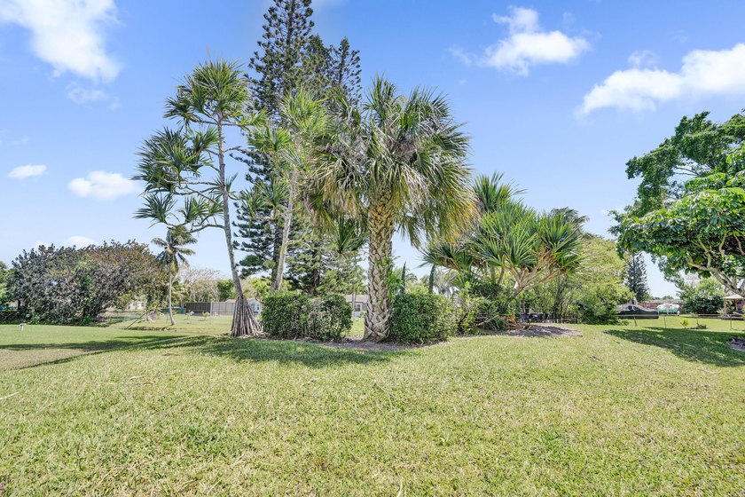 Rare &amp; Beautifully Updated 2/2 Offers More Than Any Other Unit! - photo 27