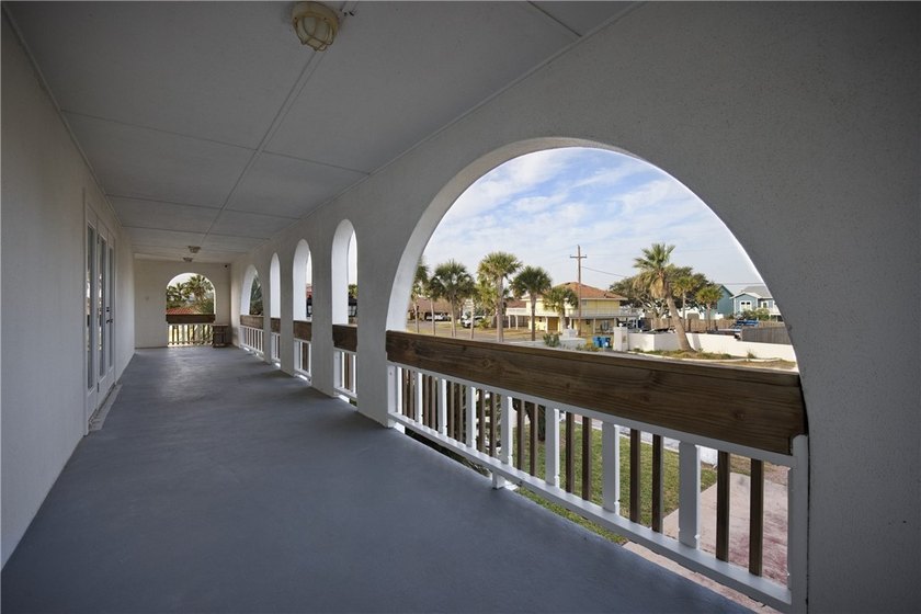 Discover your dream waterfront escape at this majestic - photo 3
