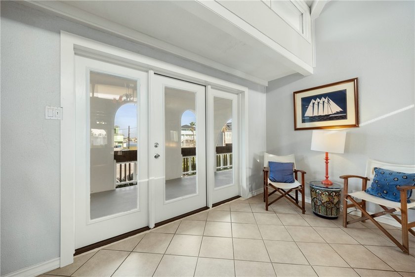 Discover your dream waterfront escape at this majestic - photo 5