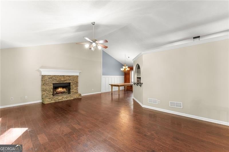 RARE OPPORTUNITY! Set on 4.4 private acres in one of Forsyth - photo 7