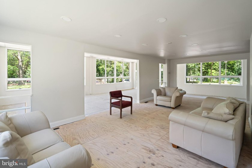 Standalone Professional Building with Private Parking in - photo 10