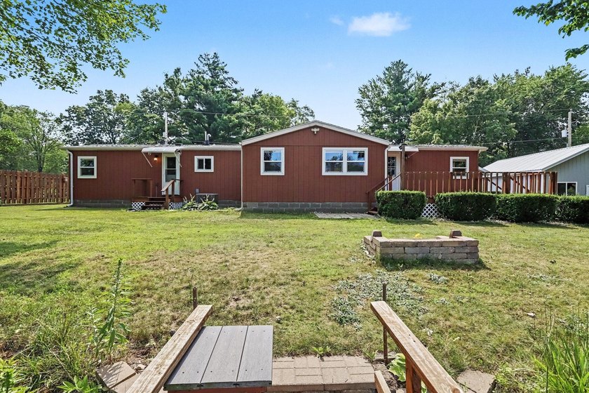 Meticulously maintained 2-bedroom, 1.5-bath waterfront home on - photo 23