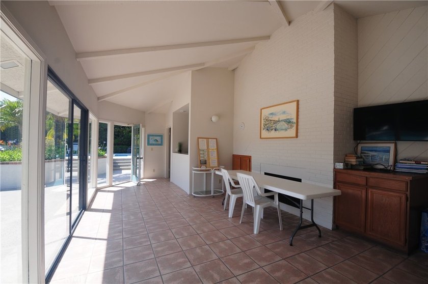 2209 W 25th 12 - photo 33