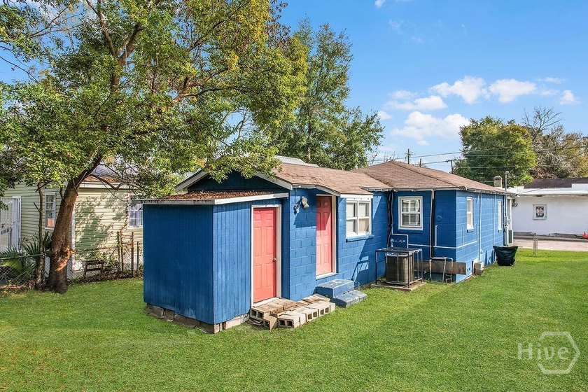 Charming 3-bedroom, 1-bath home located just minutes from - photo 34