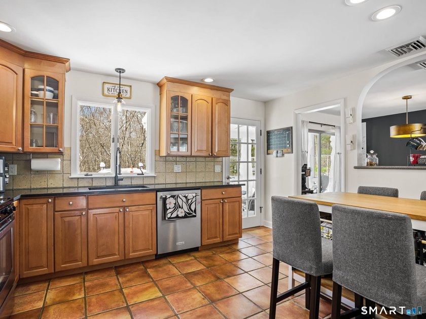 An exceptional opportunity to live in one of Trumbull's - photo 10