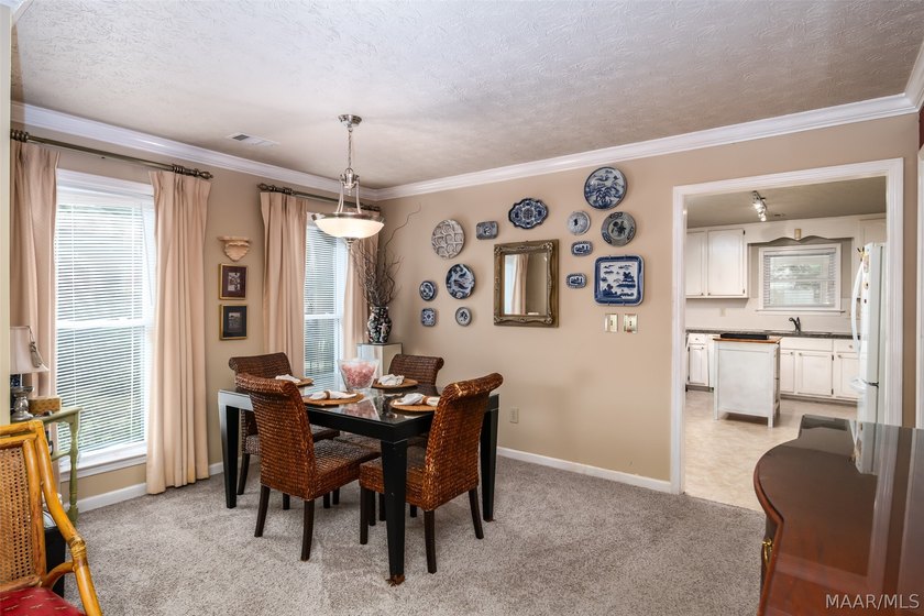 Beautifully maintained 2-bedroom, 2-bath brick garden home - photo 11