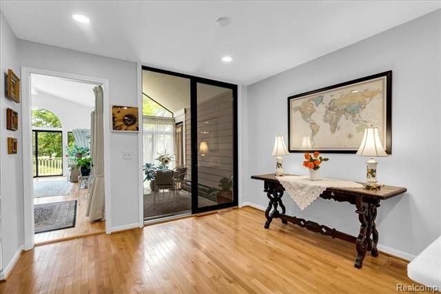 Completely updated end-unit ranch in sought-after The Heathers - photo 13