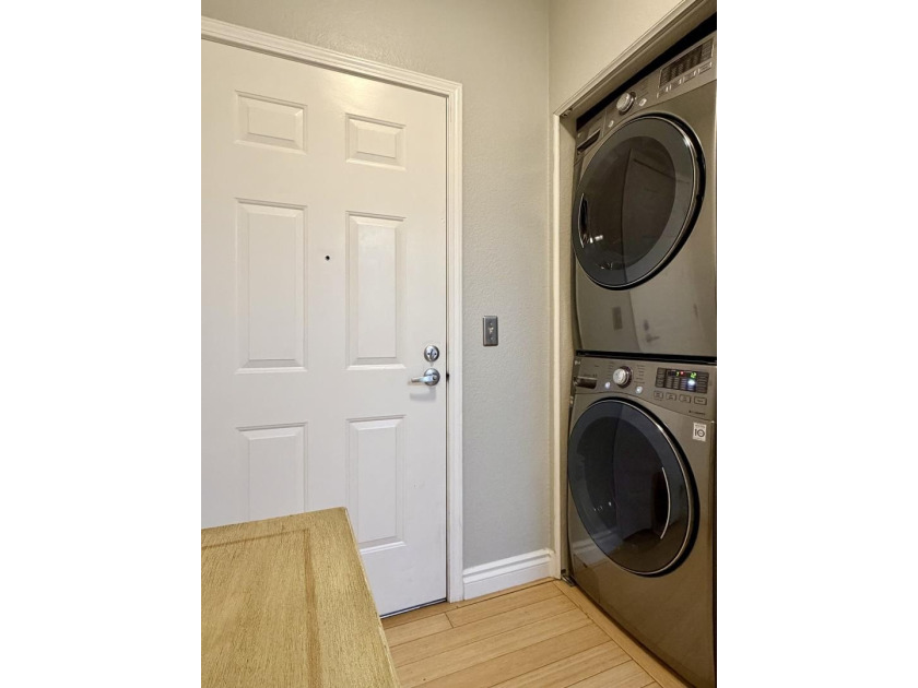 Welcome to 415 N 2nd Street, Unit #239, in San Jose! A stylish - photo 15