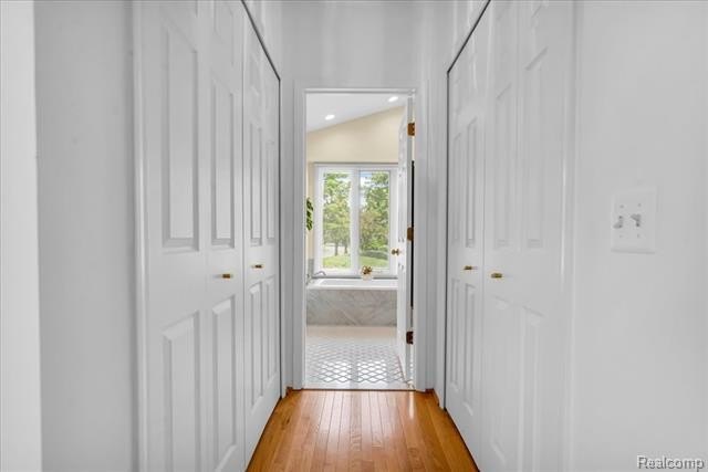 Completely updated end-unit ranch in sought-after The Heathers - photo 17