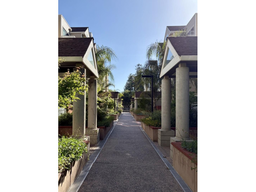 Welcome to 415 N 2nd Street, Unit #239, in San Jose! A stylish - photo 19