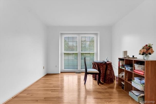 Completely updated end-unit ranch in sought-after The Heathers - photo 22