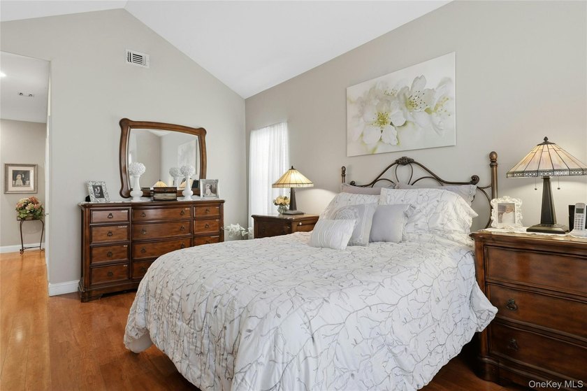 The Beautiful Detached Maidstone Model Is Located In The - photo 19