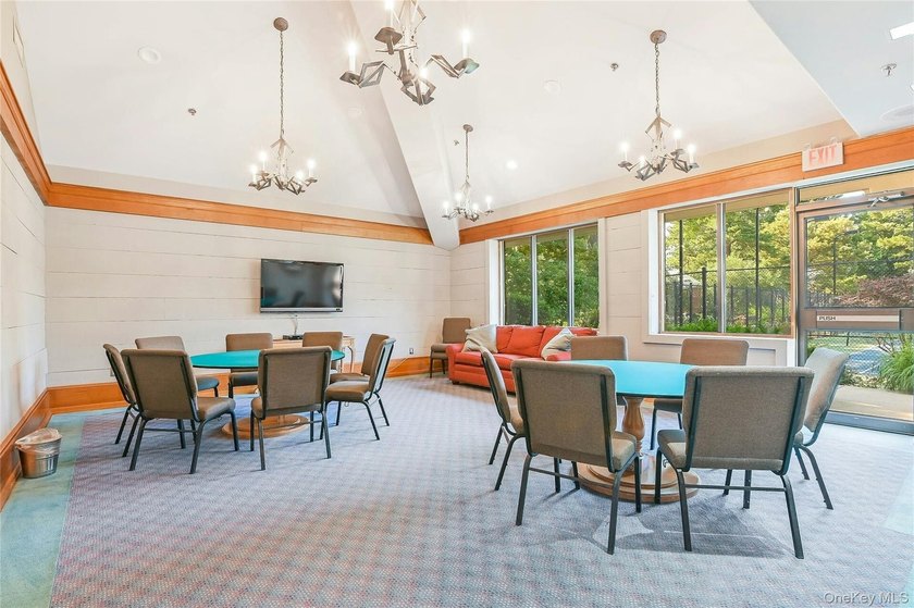 The Beautiful Detached Maidstone Model Is Located In The - photo 33