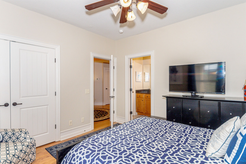 Waterfront 3/3Condo. Boat Slip &amp; Boat. Furnished. - photo 11