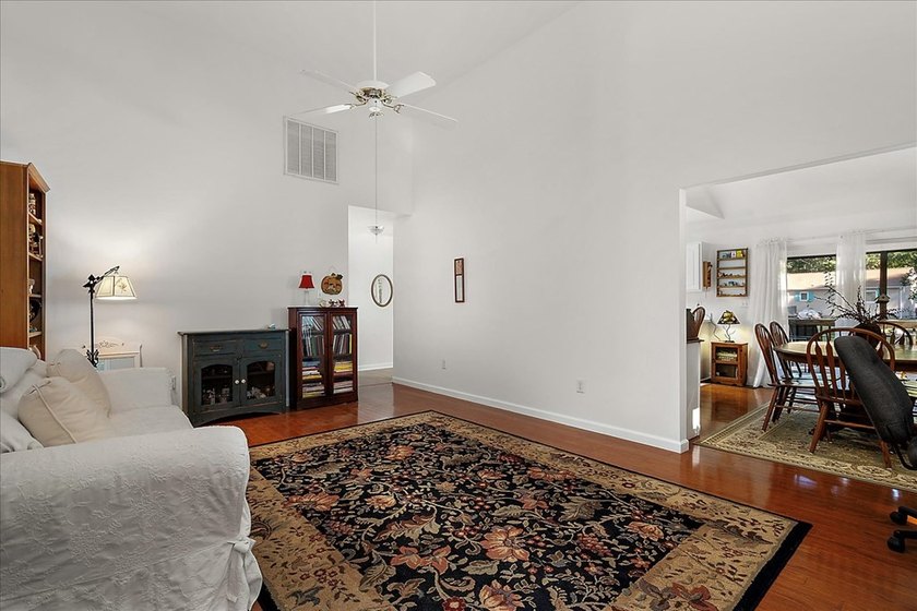 Beautifully refreshed single-level home in the amenity-rich - photo 6