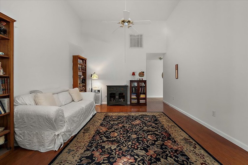Beautifully refreshed single-level home in the amenity-rich - photo 7