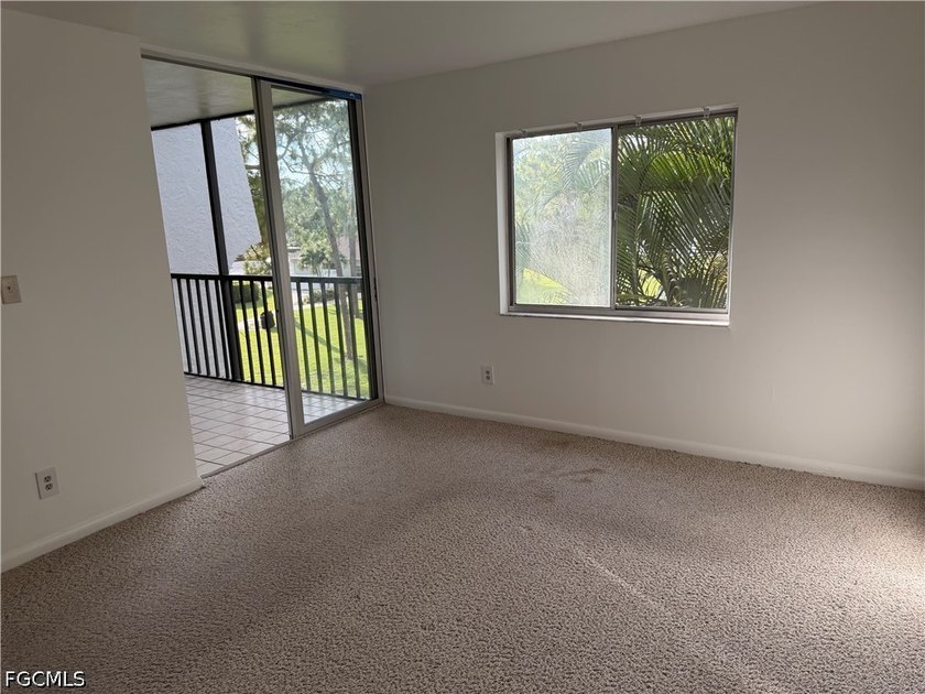 Excellent location Centrally located, close by to Private and - photo 25