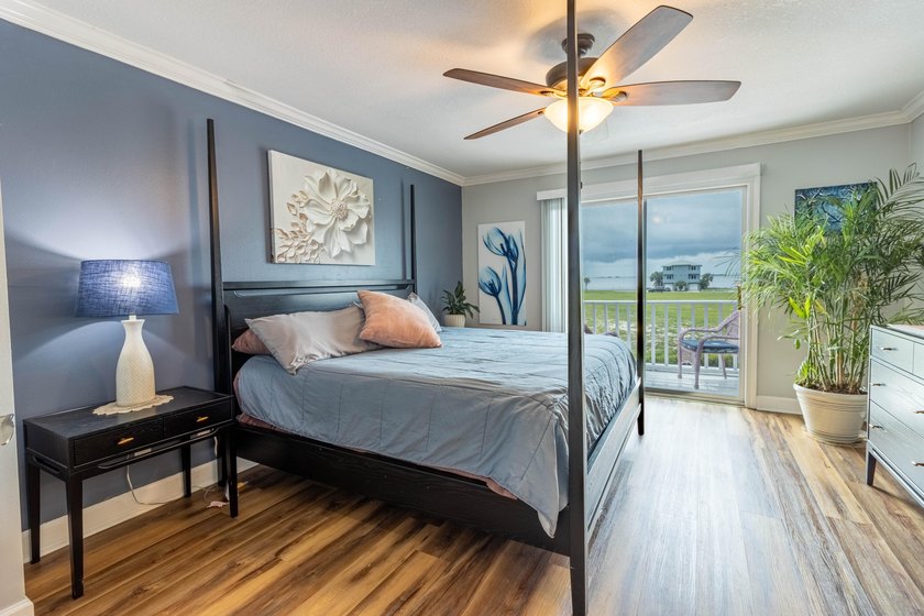 Enjoy beautiful views of the Santa Rosa Sound from your private - photo 32