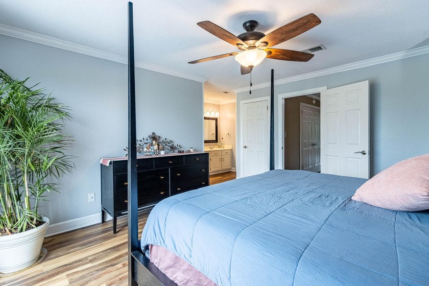 Enjoy beautiful views of the Santa Rosa Sound from your private - photo 33