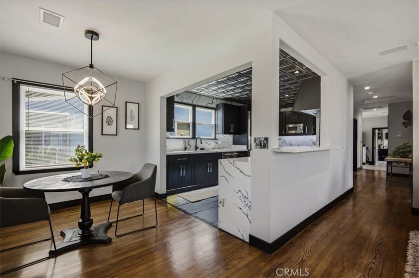 RARE 500 Sq Ft PRIMARY SUITE! Price Improvement! Refreshed and - photo 14