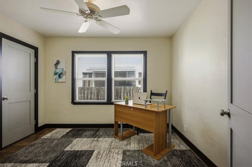 RARE 500 Sq Ft PRIMARY SUITE! Price Improvement! Refreshed and - photo 33