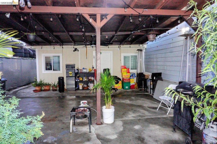 Great opportunity to own a mixed-use property with both - photo 16