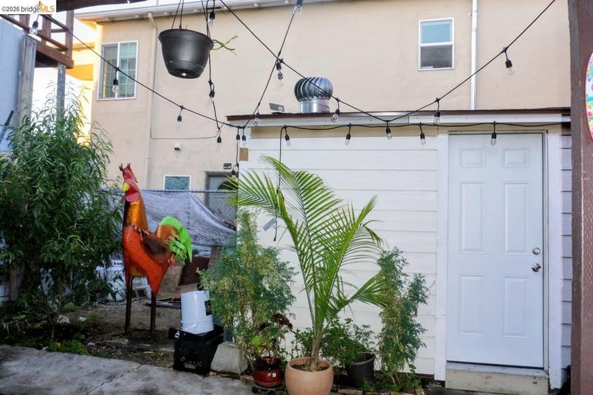 Great opportunity to own a mixed-use property with both - photo 17